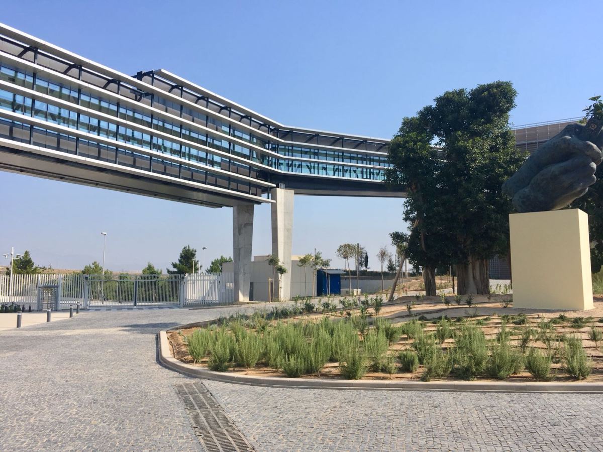 Exposición José Cerezo en la EUIPO, espacio La Pasarela